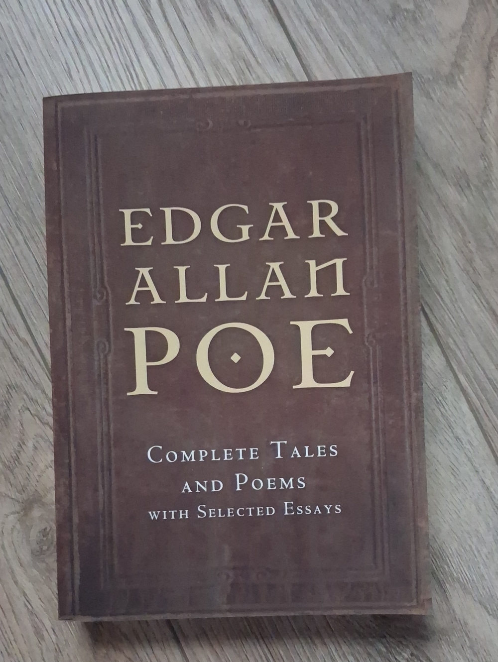 Edgar Allan Poe Complete Tales and Poems - Brown Cover
